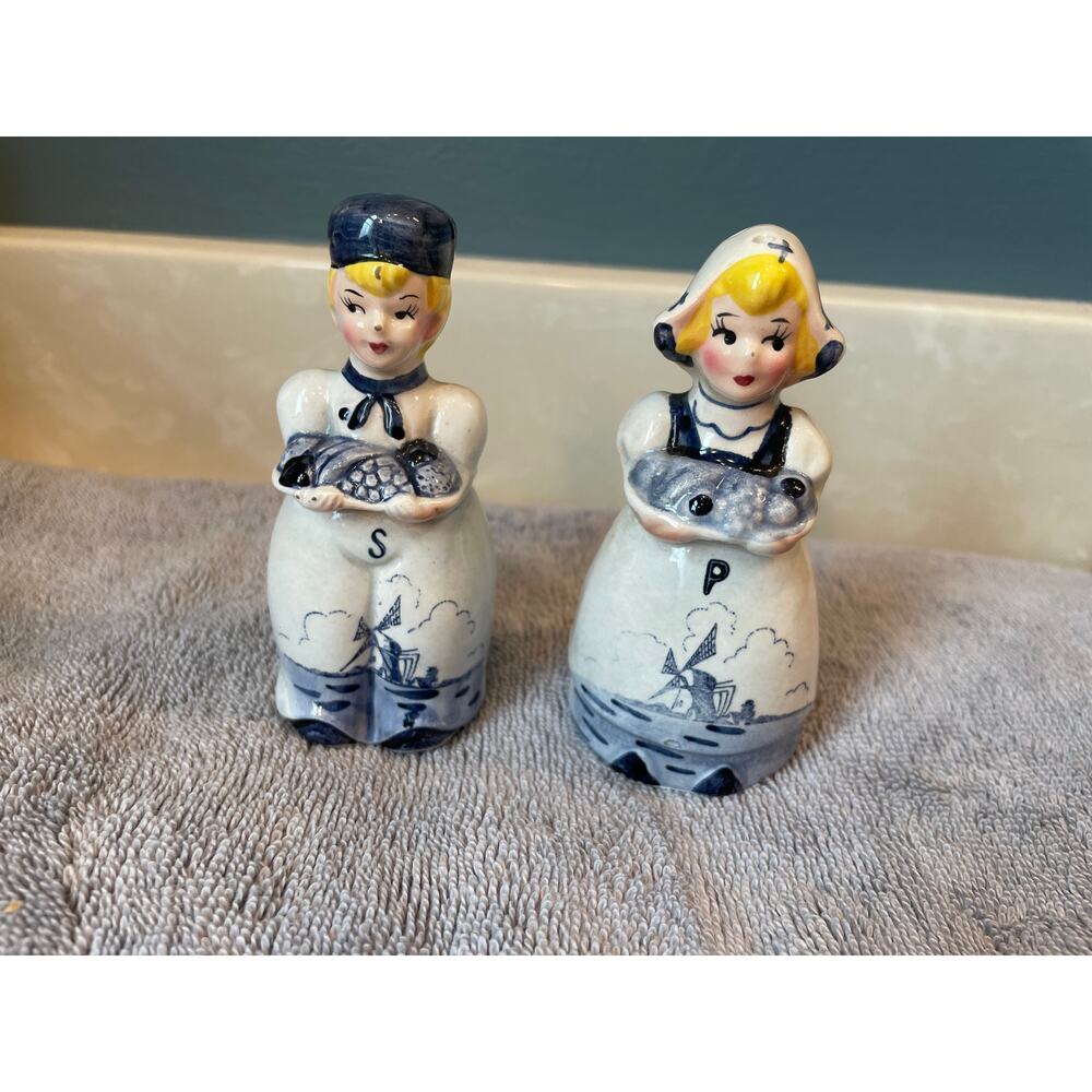 Vintage Ceramic Blue and White Dutch Boy and Girl Salt and Pepper Shakers